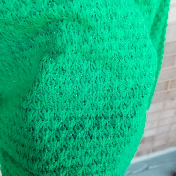 "M" Green knitted sweater - Picture 9 of 11